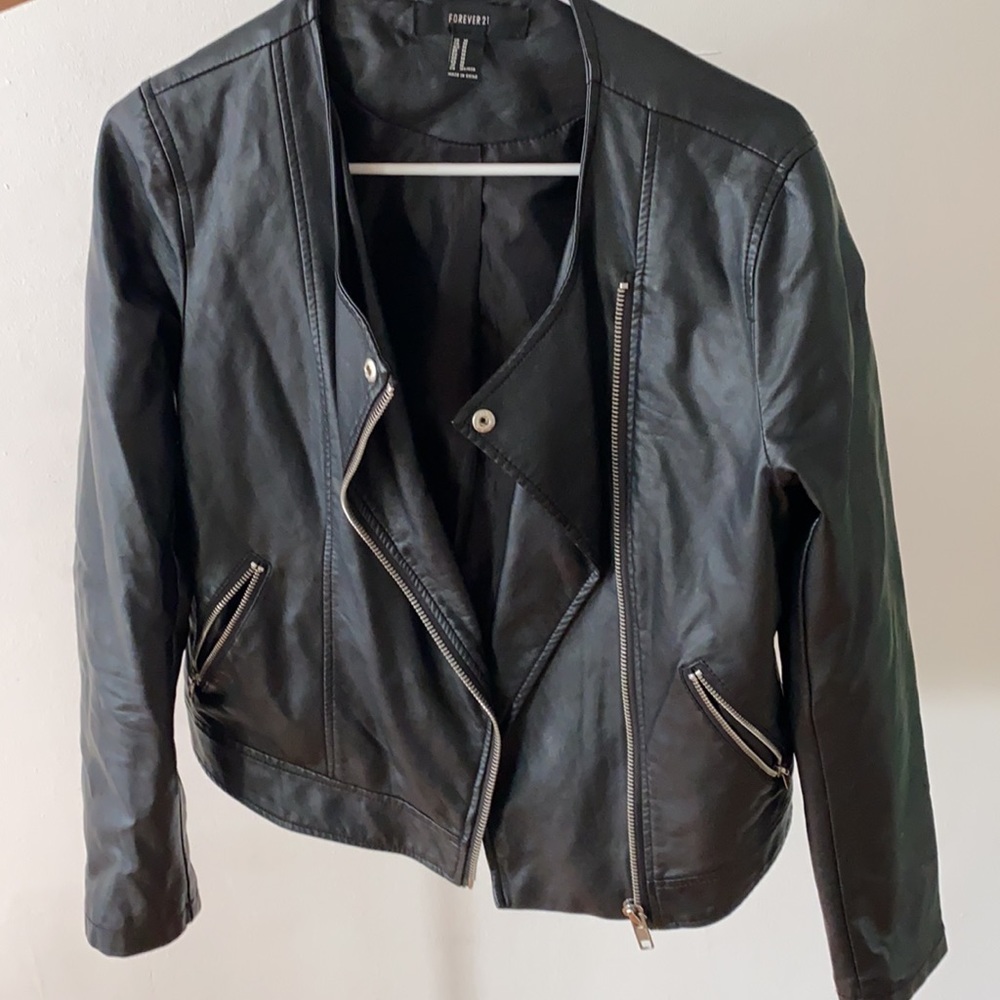 F21 faux leather jacket size medium - Picture 3 of 8